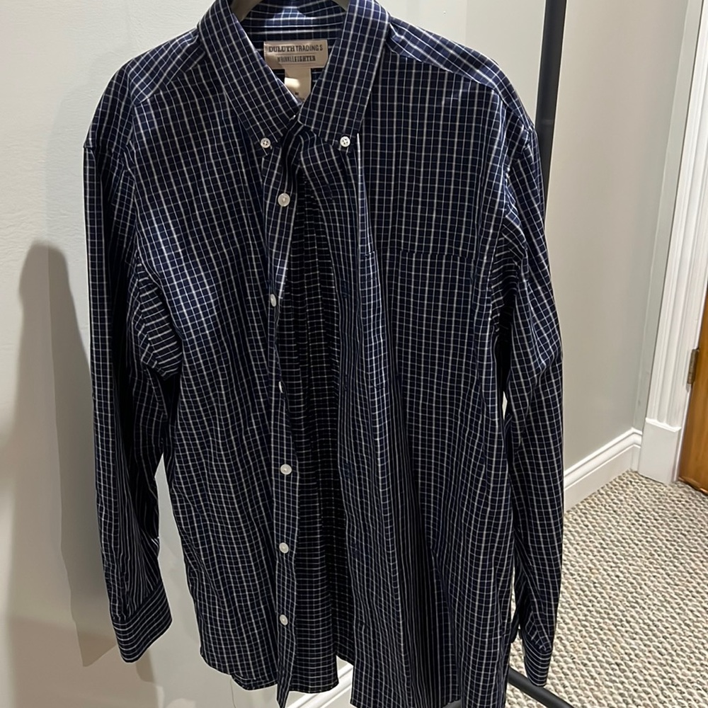 Duluth Wrinkle Fighter Long Sleeve Men’s Shirt Size Medium - Navy with White